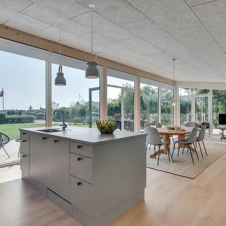 Holiday Sebbi - 90m From The Sea By Interhome *
